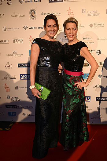 Natalie Schmid, Diana Mosler beim 15. Schwarz-Weiss Ball "Münchner Gschichten" im Paulaner am Nockherberg in München, 13. Januar 2024 ©Fotos: Petra Schönberger